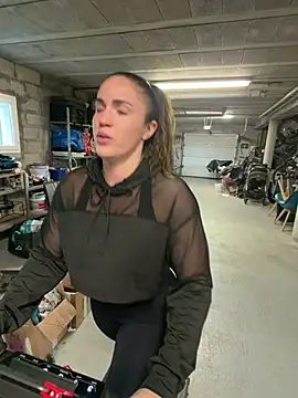 Clara-xoxo online show from 01/13/26, 09:36