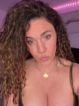 Clara-xoxo online show from 03/06/26, 10:50