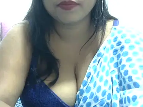 Snapshot of ROSEE_MERRYYYY chatting on 12/23/24, 05:43 ROSEE MERRYYYY online show from 12/23/24, 05:43