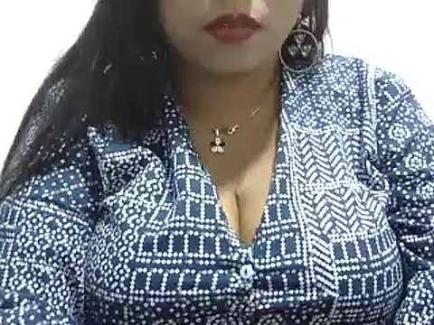 Snapshot of ROSEE_MERRYYYY chatting on 01/02/25, 01:19 ROSEE MERRYYYY online show from 01/02/25, 01:19