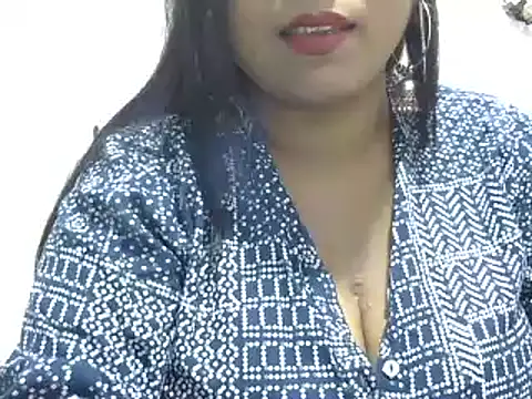 Snapshot of ROSEE_MERRYYYY chatting on 02/05/25, 10:30 ROSEE MERRYYYY online show from 02/05/25, 10:30