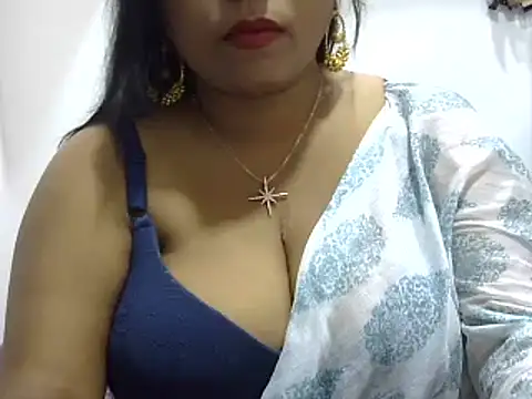 Snapshot of ROSEE_MERRYYYY chatting on 02/19/25, 01:39 ROSEE MERRYYYY online show from 02/19/25, 01:39