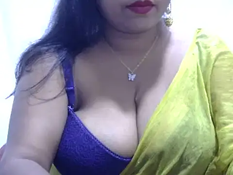 Snapshot of ROSEE_MERRYYYY chatting on 02/20/25, 05:40 ROSEE MERRYYYY online show from 02/20/25, 05:40
