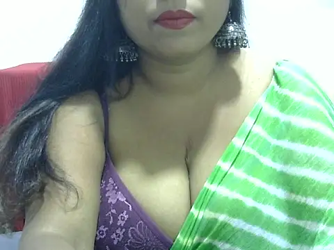 Snapshot of ROSEE_MERRYYYY chatting on 09/17/25, 05:25 ROSEE MERRYYYY online show from 09/17/25, 05:25