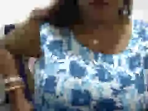 Snapshot of ROSEE_MERRYYYY chatting on 10/04/25, 01:31 ROSEE MERRYYYY online show from 10/04/25, 01:31