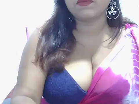 Snapshot of ROSEE_MERRYYYY chatting on 06/21/26, 10:07 ROSEE MERRYYYY online show from 06/21/26, 10:07
