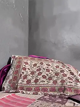 Snapshot of winterison chatting on 10/19/25, 04:18 winterison online show from 10/19/25, 04:18