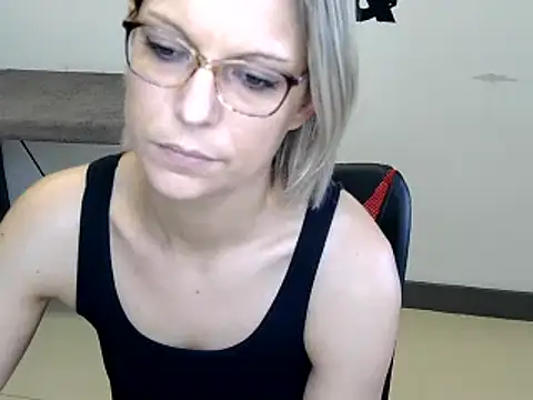 Snapshot of alixfeeling chatting on 12/06/24, 01:55 alixfeeling online show from 12/06/24, 01:55