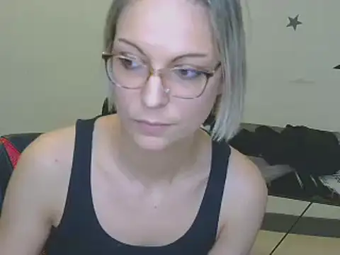 Snapshot of alixfeeling chatting on 01/10/25, 05:56 alixfeeling online show from 01/10/25, 05:56