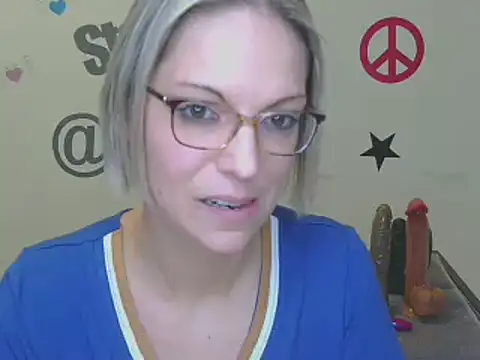 Snapshot of alixfeeling chatting on 01/21/25, 05:51 alixfeeling online show from 01/21/25, 05:51