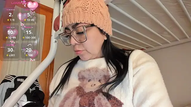 Snapshot of Silver_Lovee chatting on 03/20/26, 01:27 Silver Lovee online show from 03/20/26, 01:27