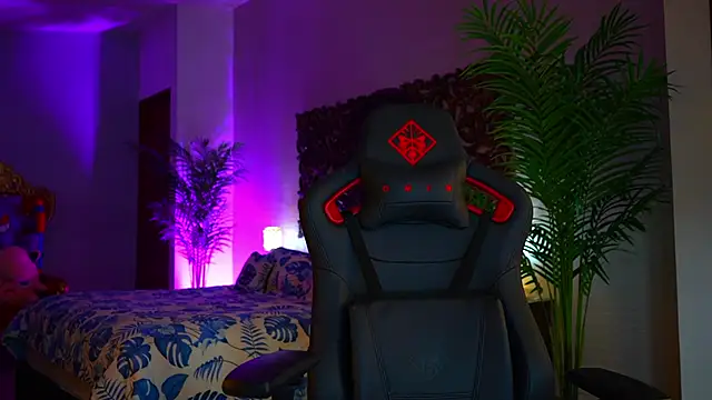 Snapshot of ambarEvans chatting on 12/11/24, 01:26 ambarEvans online show from 12/11/24, 01:26