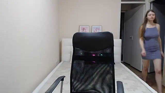 Snapshot of AnnaSweet18 chatting on 09/12/25, 06:19 AnnaSweet18 online show from 09/12/25, 06:19