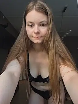Snapshot of AnnaSweet18 chatting on 07/15/26, 04:45 AnnaSweet18 online show from 07/15/26, 04:45