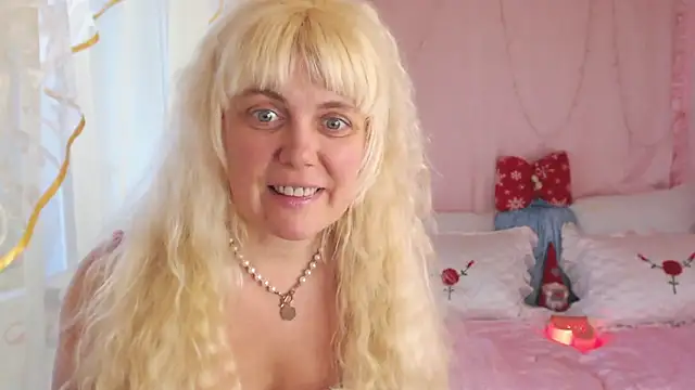 SunnySylvia online show from 12/31/24, 06:13