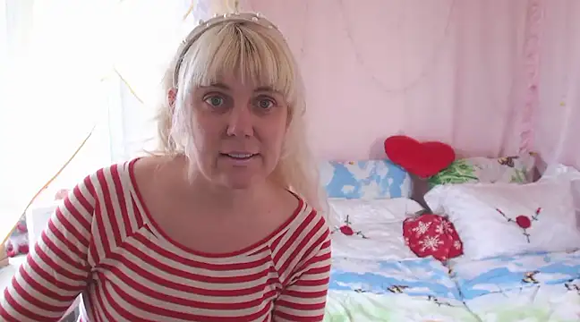 SunnySylvia online show from 03/02/25, 11:29