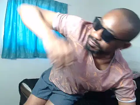 Snapshot of Ogmelo chatting on 07/20/26, 07:00 Ogmelo online show from 07/20/26, 07:00