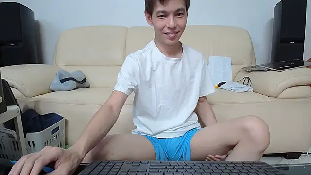 Snapshot of andrewooi chatting on 07/05/26, 11:50 andrewooi online show from 07/05/26, 11:50