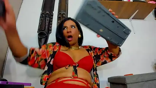 Snapshot of sashasweethot chatting on 01/06/25, 07:13 sashasweethot online show from 01/06/25, 07:13