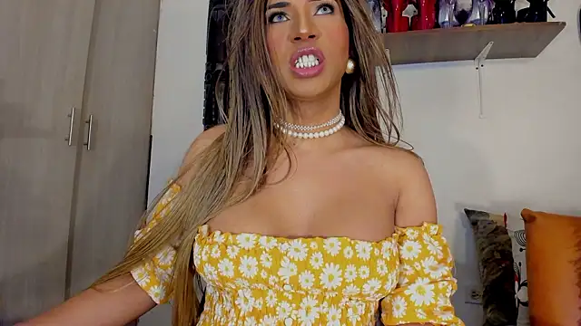 Snapshot of sashasweethot chatting on 02/20/26, 03:56 sashasweethot online show from 02/20/26, 03:56