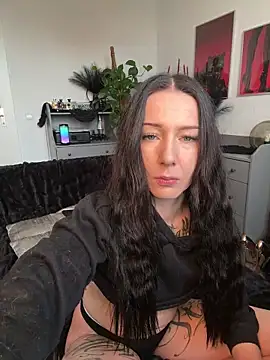 Trixie-Tainted online show from 05/11/26, 07:36