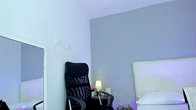 NataliaBuiles online show from 09/11/25, 04:40