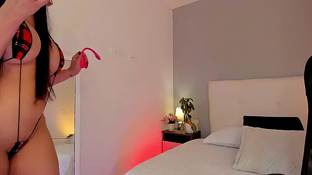 NataliaBuiles online show from 10/09/25, 04:05