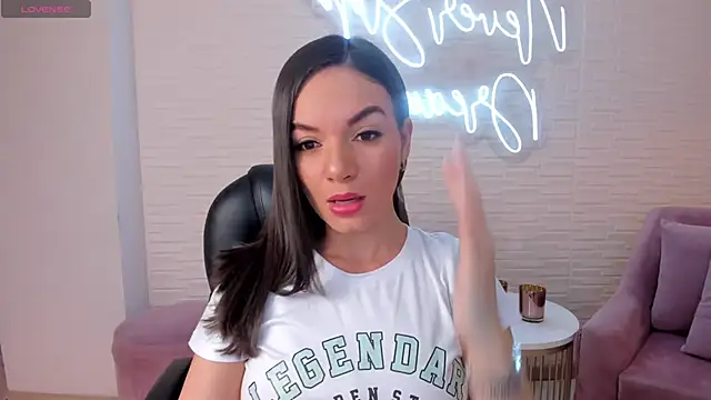 Snapshot of MorganHicks chatting on 03/17/25, 07:04 MorganHicks online show from 03/17/25, 07:04