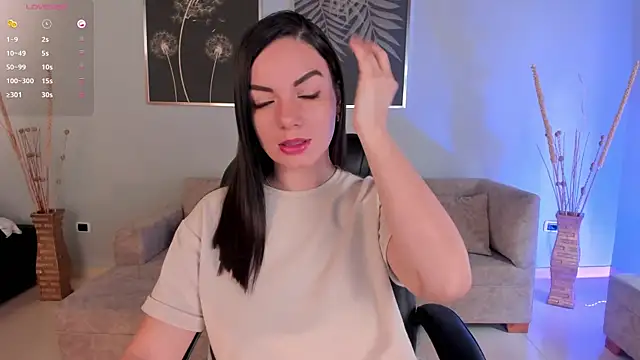 Snapshot of MorganHicks chatting on 09/21/25, 12:18 MorganHicks online show from 09/21/25, 12:18