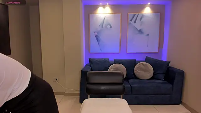 Snapshot of MorganHicks chatting on 11/16/25, 11:38 MorganHicks online show from 11/16/25, 11:38