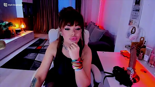 Snapshot of Miss_kay1111 chatting on 01/07/26, 02:41 Miss kay1111 online show from 01/07/26, 02:41