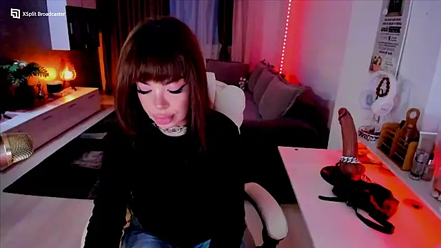 Snapshot of Miss_kay1111 chatting on 01/08/26, 03:03 Miss kay1111 online show from 01/08/26, 03:03