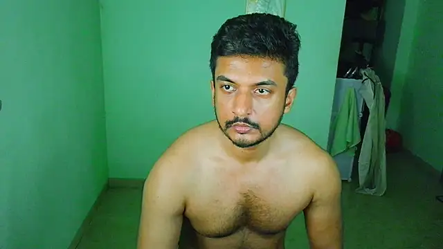Snapshot of daringcutie chatting on 04/18/26, 12:14 daringcutie online show from 04/18/26, 12:14