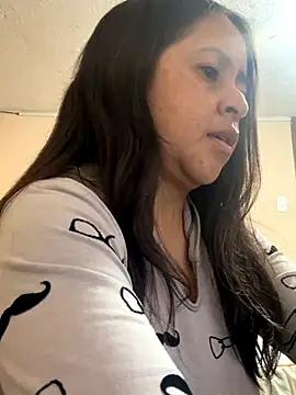 latinfemale online show from 10/06/25, 11:24
