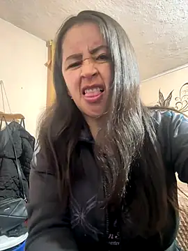 latinfemale online show from 10/30/25, 11:16