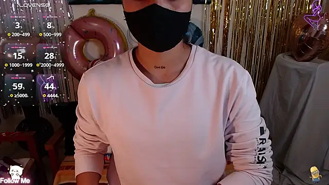 Snapshot of DestinyHills chatting on 02/20/25, 12:15 DestinyHills online show from 02/20/25, 12:15