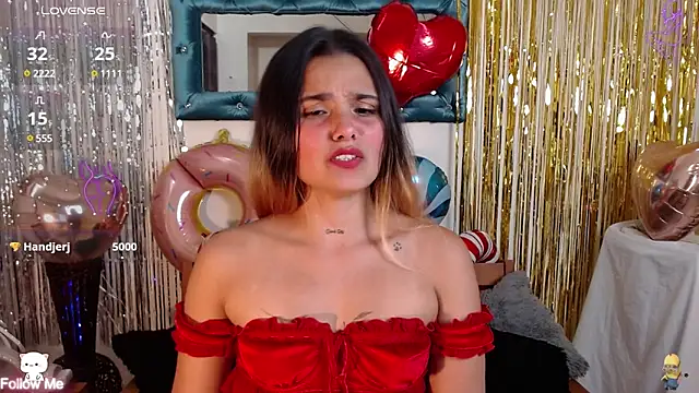 Snapshot of DestinyHills chatting on 02/20/25, 07:19 DestinyHills online show from 02/20/25, 07:19