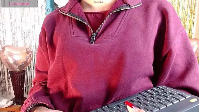 Snapshot of DestinyHills chatting on 02/24/25, 12:05 DestinyHills online show from 02/24/25, 12:05