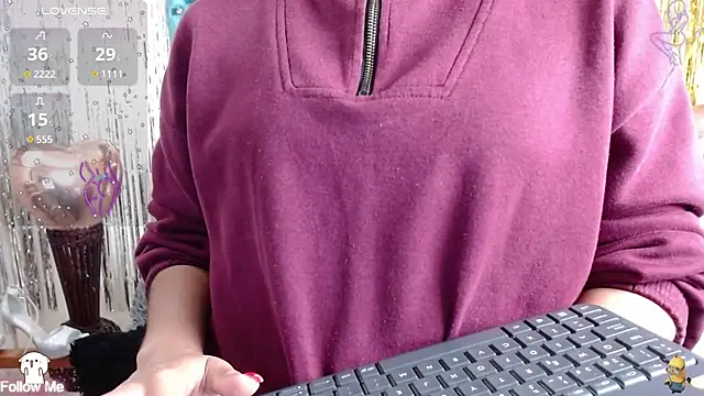 Snapshot of DestinyHills chatting on 02/25/25, 12:13 DestinyHills online show from 02/25/25, 12:13