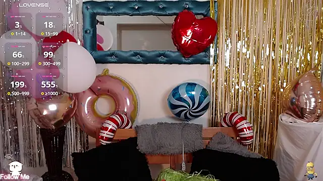 Snapshot of DestinyHills chatting on 03/01/25, 12:12 DestinyHills online show from 03/01/25, 12:12