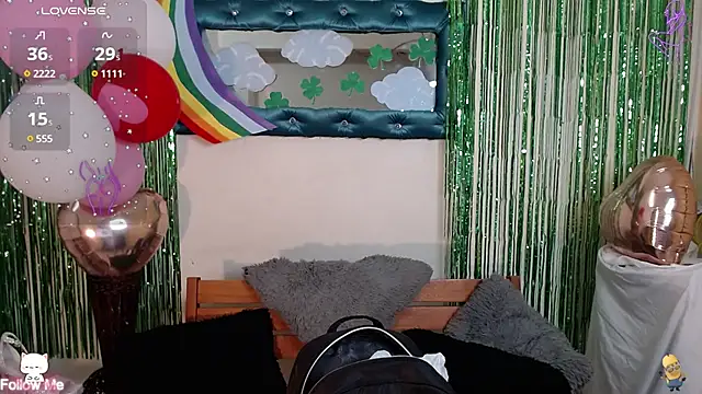 Snapshot of DestinyHills chatting on 03/05/25, 12:11 DestinyHills online show from 03/05/25, 12:11