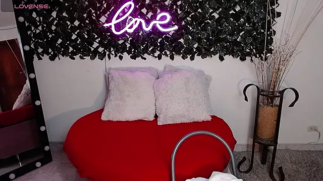 Snapshot of DestinyHills chatting on 03/19/25, 12:12 DestinyHills online show from 03/19/25, 12:12