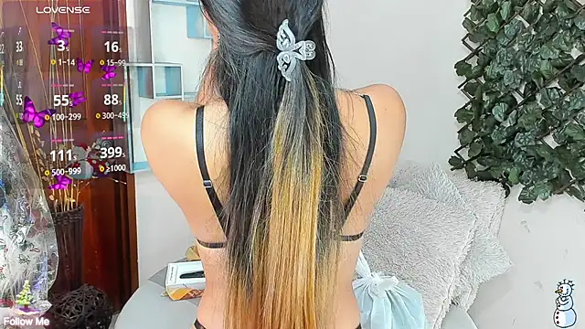 Snapshot of DestinyHills chatting on 12/03/25, 02:08 DestinyHills online show from 12/03/25, 02:08