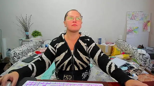 IamYourNarcotic online show from 12/15/25, 01:04