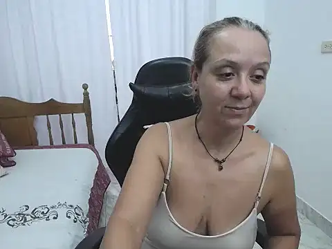 yeslluisa online show from 05/05/26, 07:55