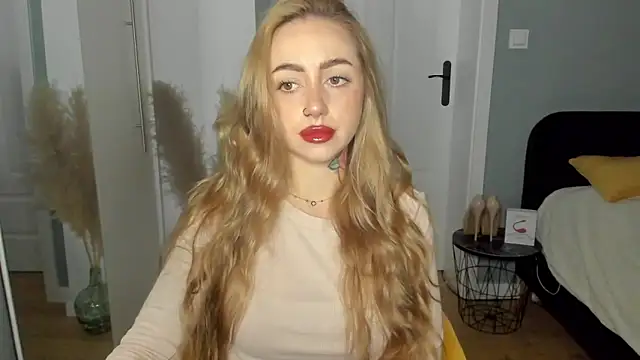 Snapshot of sexyCoralie chatting on 05/07/26, 06:30 sexyCoralie online show from 05/07/26, 06:30