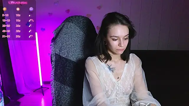 Snapshot of alyssa_sweet chatting on 02/11/25, 02:03 alyssa sweet online show from 02/11/25, 02:03