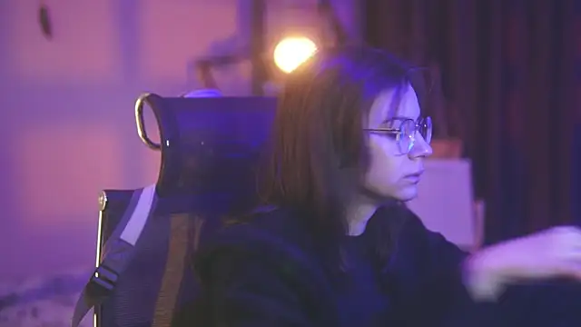 alyssa sweet online show from 12/16/25, 06:07