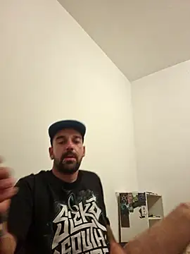 sequoiah01 online show from 09/26/25, 03:32