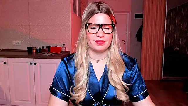 HotTiffani online show from 10/20/25, 05:52